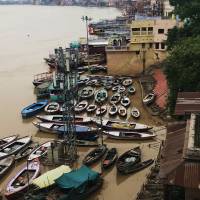 VARANASI - GHATS.