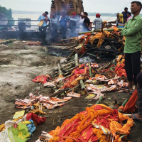VARANASI - CREMATORIO 