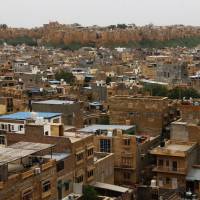 JAISALMER - VISTAS DE LA CIUDAD Y DEL FUERTE.