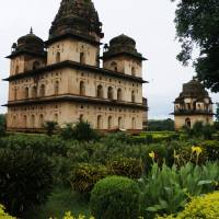 ORCHHA - TEMPLO CHHATRIS.