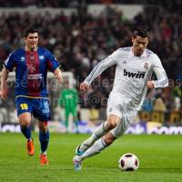 Campeonato nacional de liga 10/11, Real Madrid Vs Levante U.D. Santiago Bernabeu, Madrid.